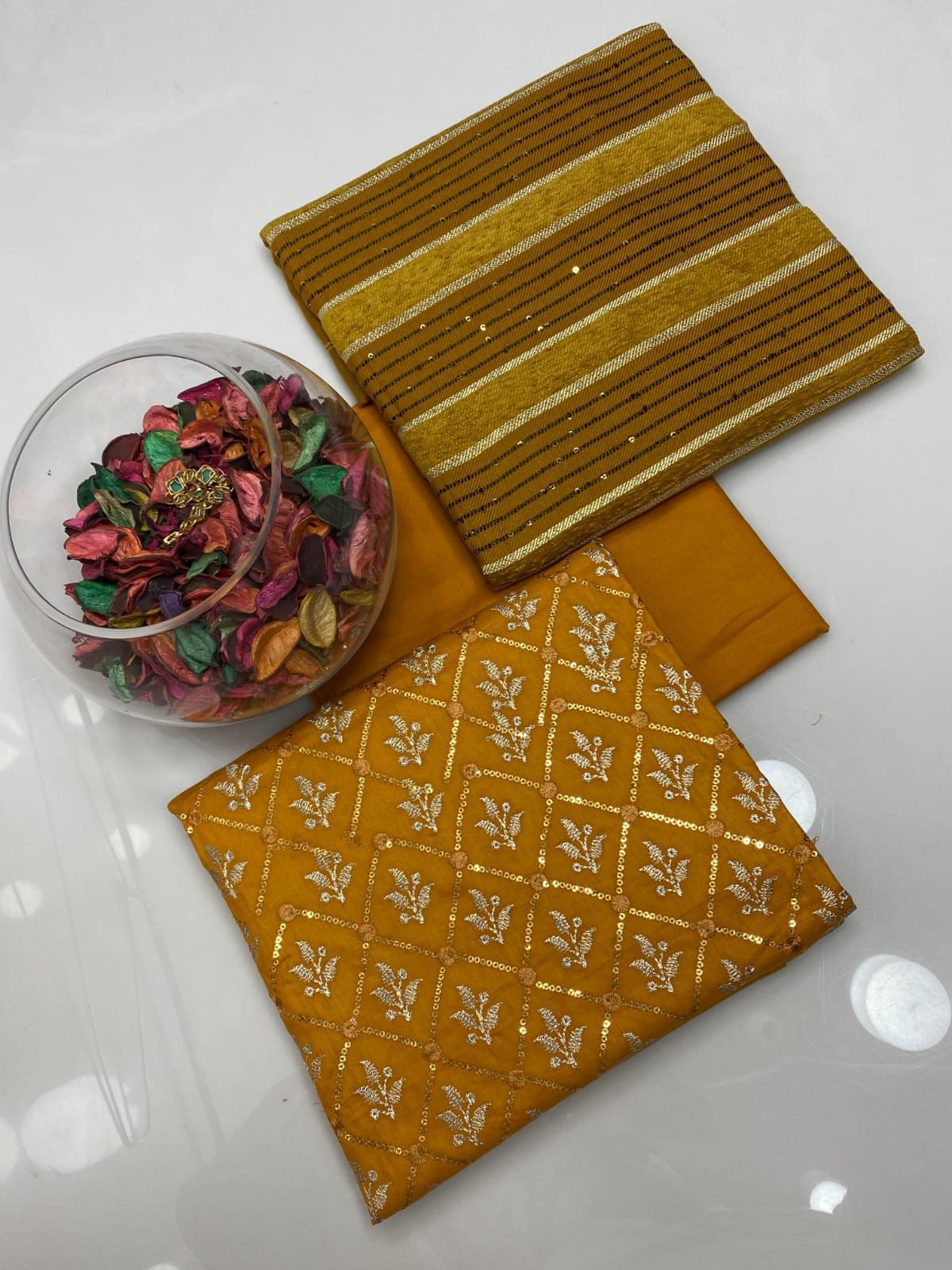 *Premium Embroidered Linen Suit with Pashmina Wool Shawl – 3 Piece Winter Collection