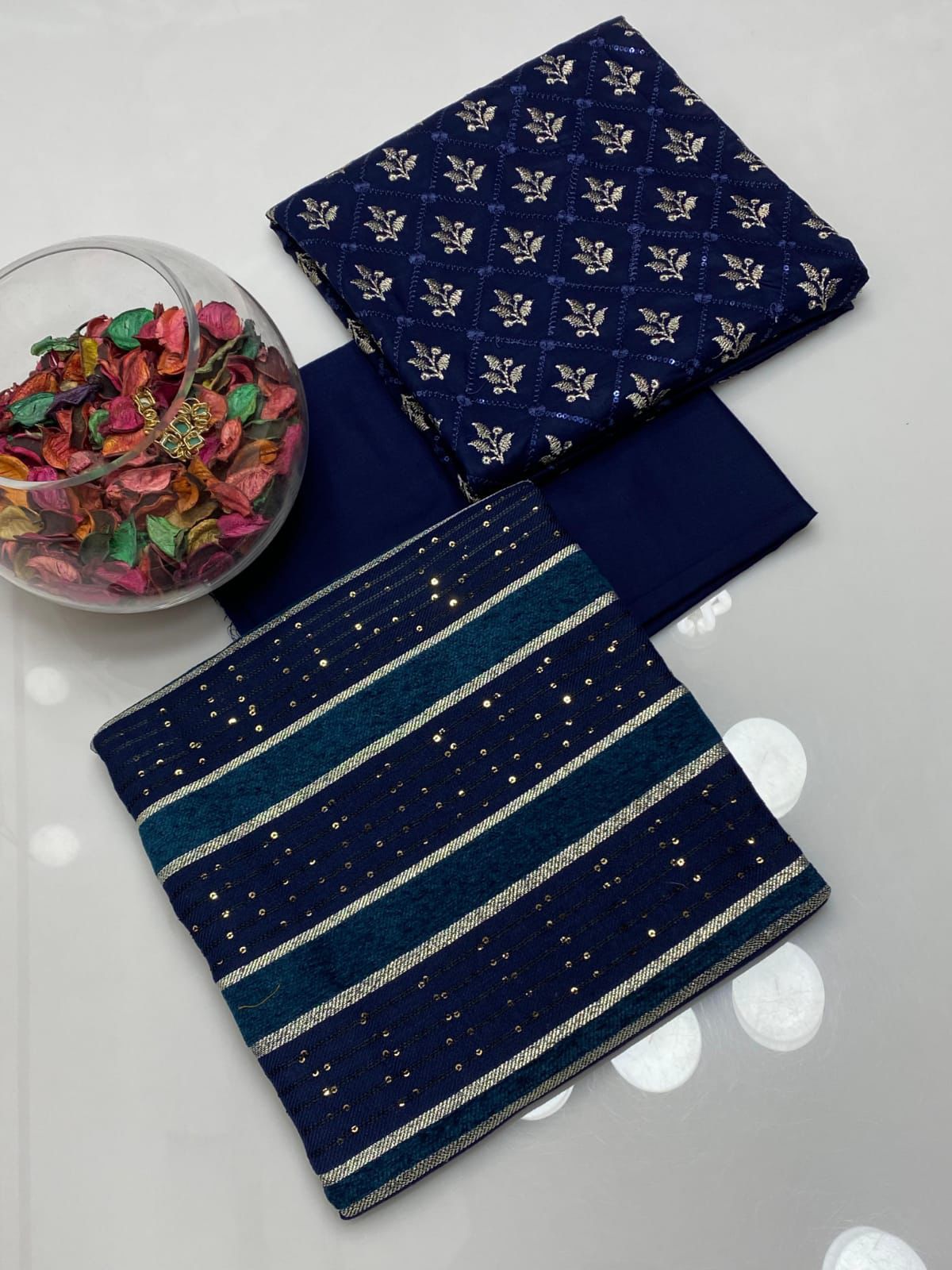 *Premium Embroidered Linen Suit with Pashmina Wool Shawl – 3 Piece Winter Collection