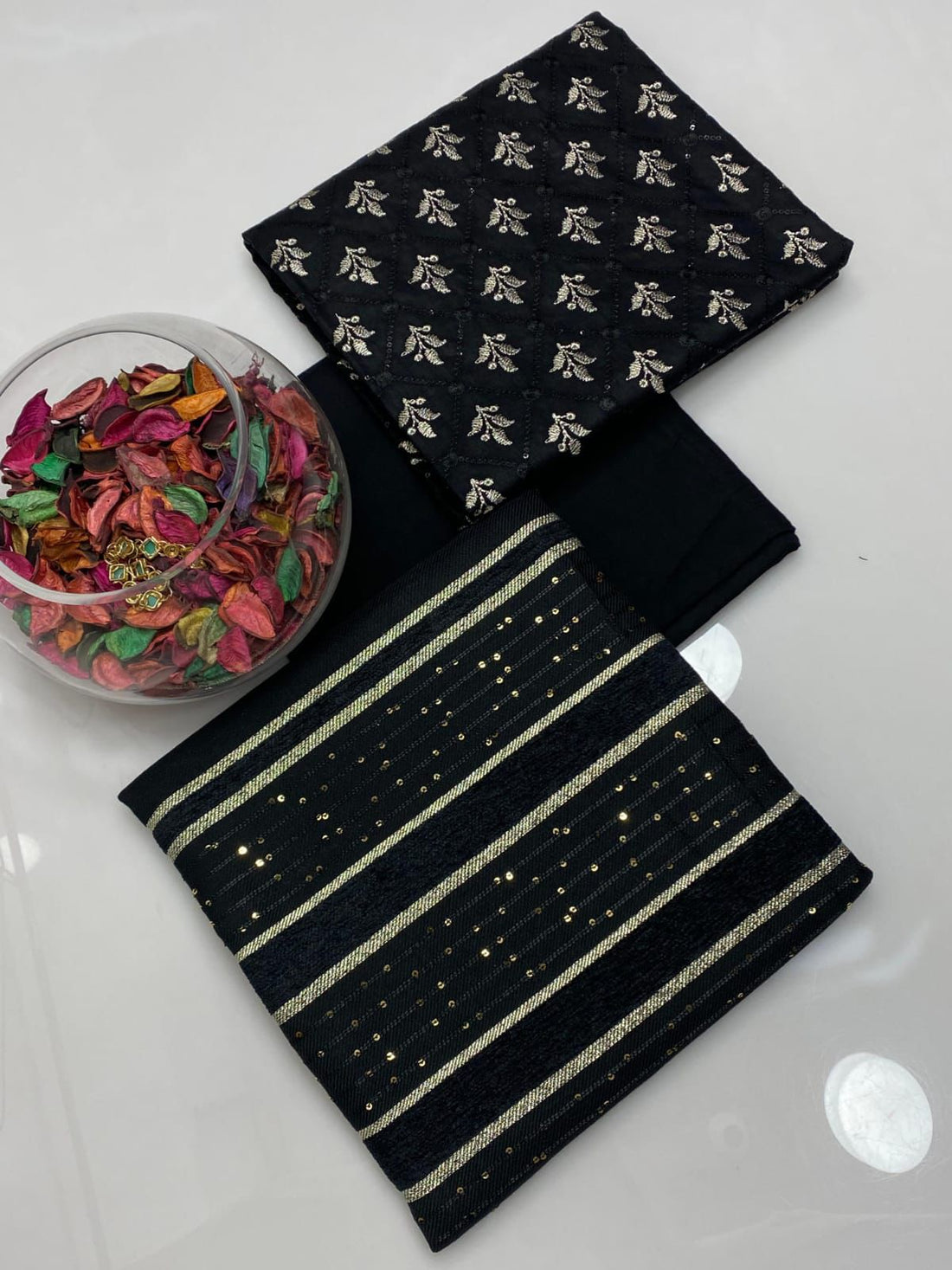 *Premium Embroidered Linen Suit with Pashmina Wool Shawl – 3 Piece Winter Collection